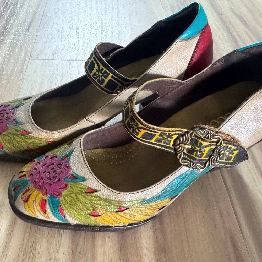 EU 38 society Chunky Heels with Strap and Multicolored Details - Picture 3 of 9